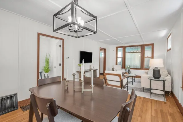 $339,000 | 1048 Thomas Avenue West, St. Paul, MN 55104