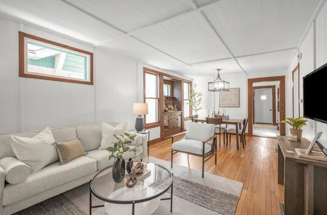 $339,000 | 1048 Thomas Avenue West, St. Paul, MN 55104