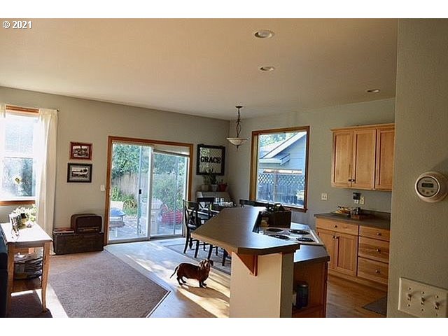 760 Henderson Road Hood River, OR 97031 - Photo 3 of 27 Gallery Image 3
