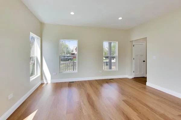 $479,900 | 239 Parker Avenue, Aurora, IL 60505