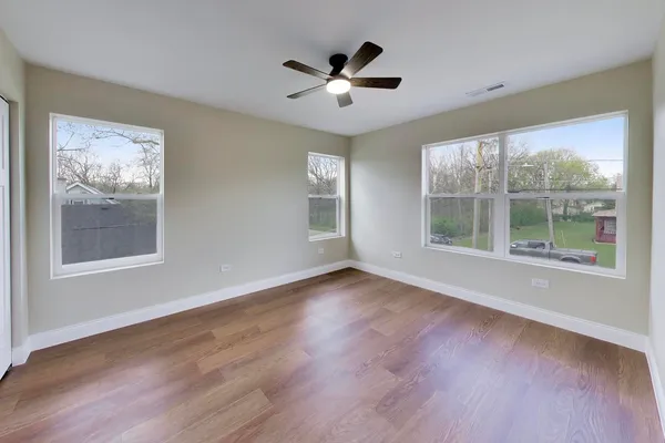 $479,900 | 239 Parker Avenue, Aurora, IL 60505