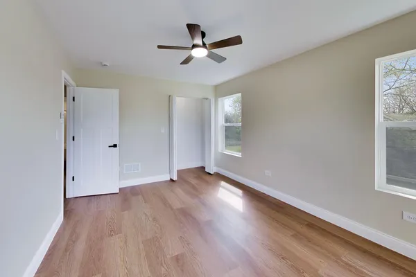 $479,900 | 239 Parker Avenue, Aurora, IL 60505