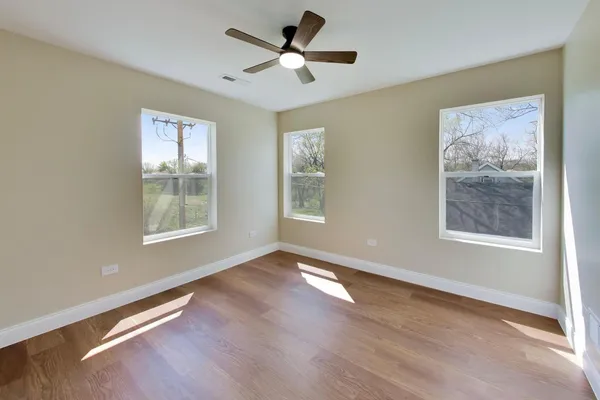 $479,900 | 239 Parker Avenue, Aurora, IL 60505