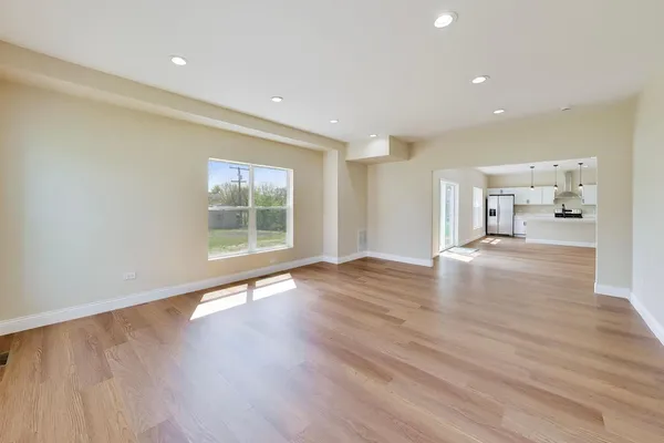 $479,900 | 239 Parker Avenue, Aurora, IL 60505