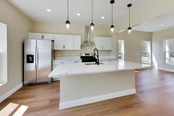 $479,900 | 239 Parker Avenue, Aurora, IL 60505