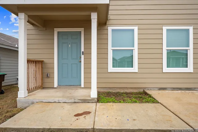 a view of entrance of the house