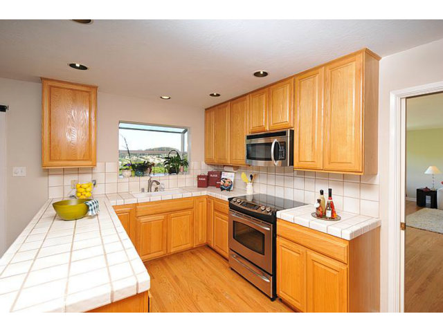 1239 Tuolumne Road Millbrae, CA 94030 - Photo 6 of 18 Gallery Image 6