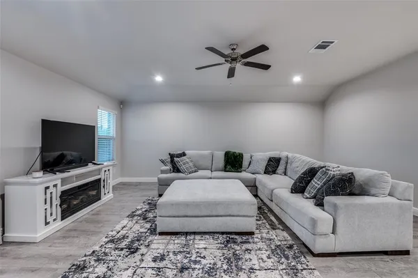 $396,000 | 1242 Slate Avenue, Cedar Hill, TX 75104