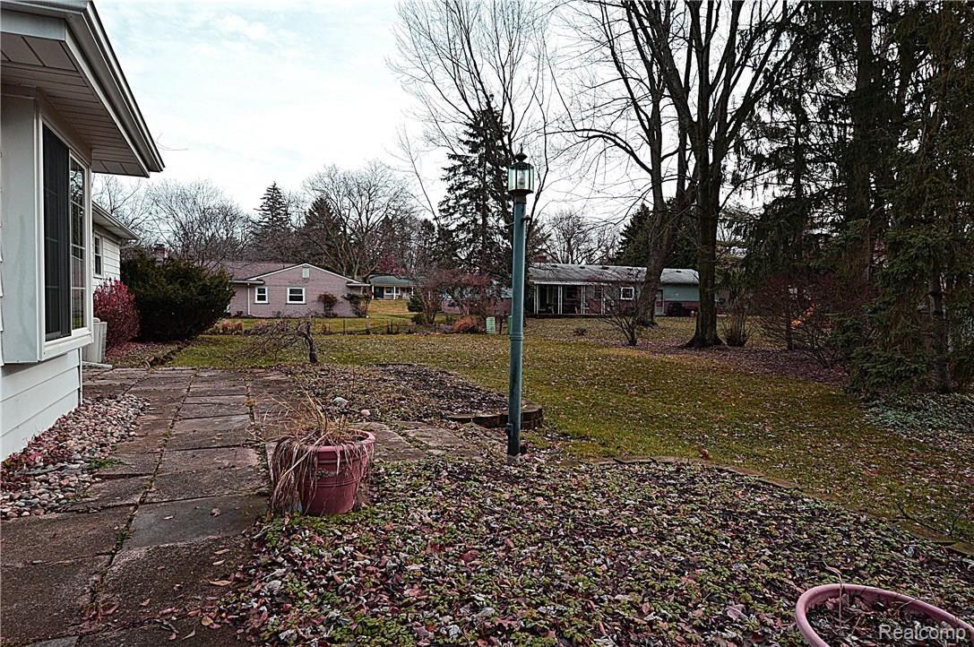 896 Fieldstone Drive Rochester, MI 48309 - Photo 37 of 48 fsl 13.jpg