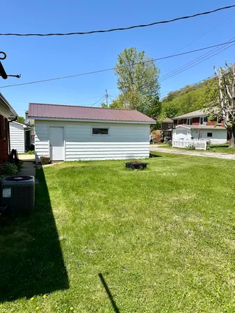 $149,900 | 1037 East Dewey Street, Cassville, WI 53806