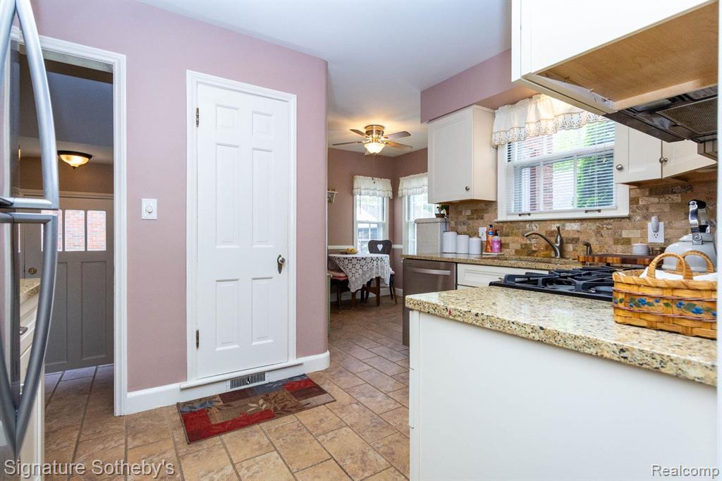 3629 Cumberland Road Berkley, MI 48072 - Photo 11 of 48
