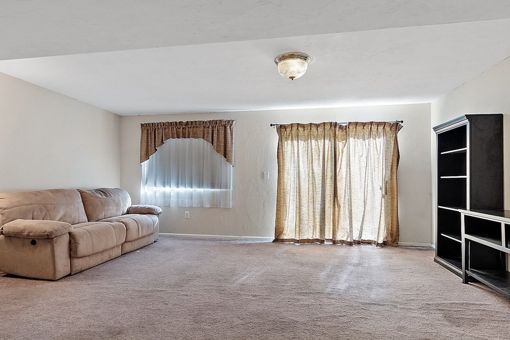 28 Southbridge Road, Unit 403 Charlton, MA 01507 - Photo 13 of 18 Gallery Image 13