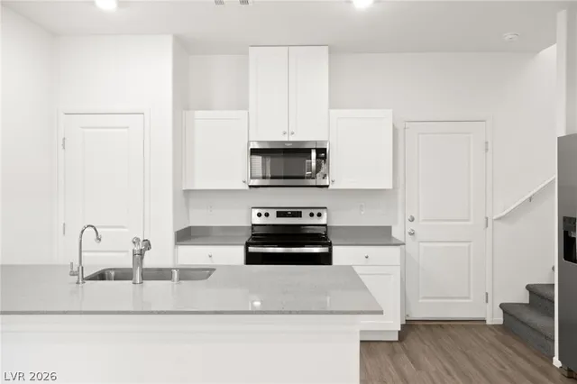 $1,945 | 491 Waterfall Cove, Henderson, NV 89002