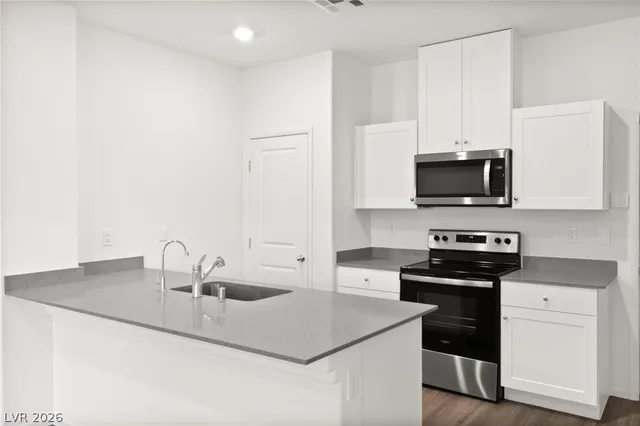 $1,945 | 491 Waterfall Cove, Henderson, NV 89002