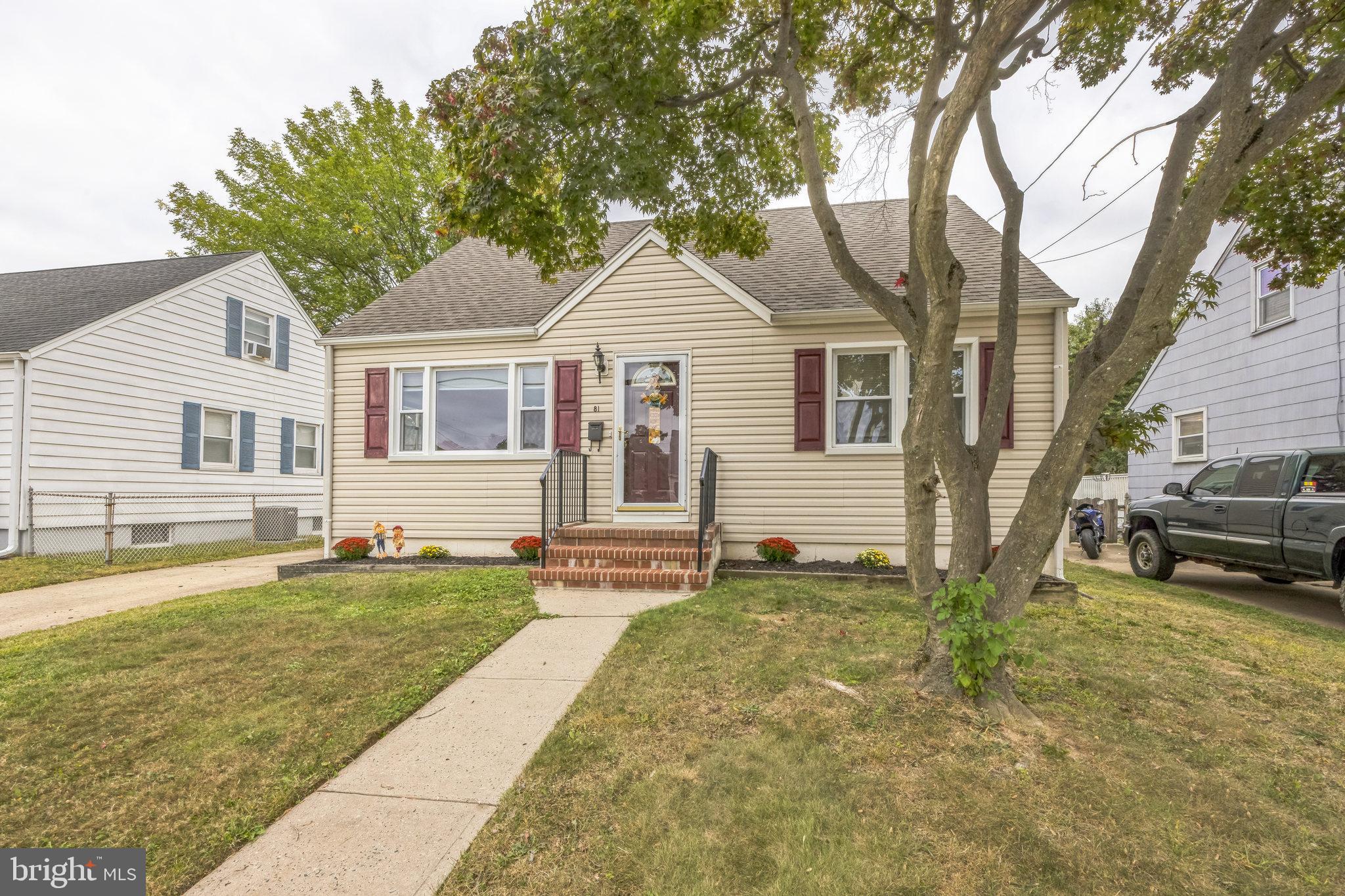 81 Unwin Drive Hamilton, NJ 08610 - Photo 2 of 29