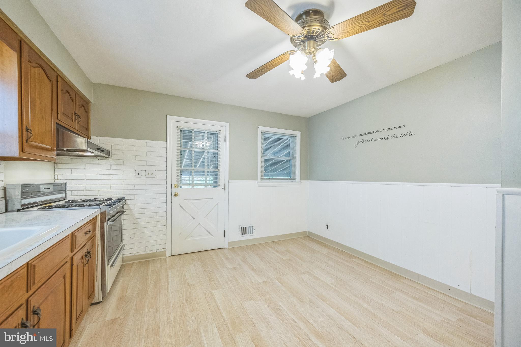 81 Unwin Drive Hamilton, NJ 08610 - Photo 8 of 29