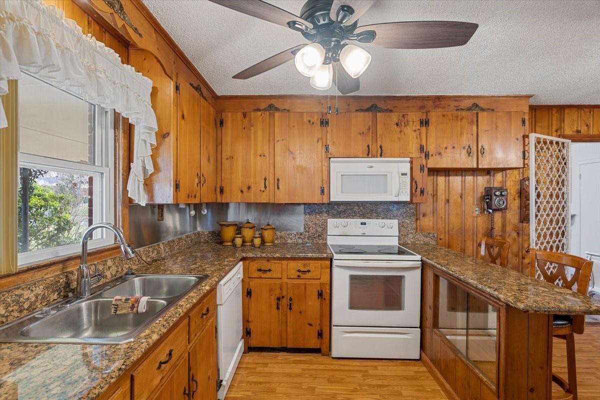 4020 Fieldcrest Road Charlotte, NC 28217 - Photo 5 of 46 Gallery Image 5