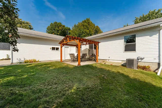 $242,900 | 113 Olive Street, West Concord, MN 55985