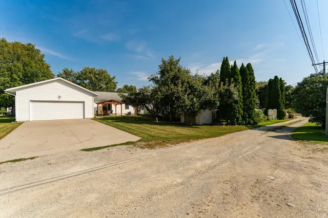 $242,900 | 113 Olive Street, West Concord, MN 55985