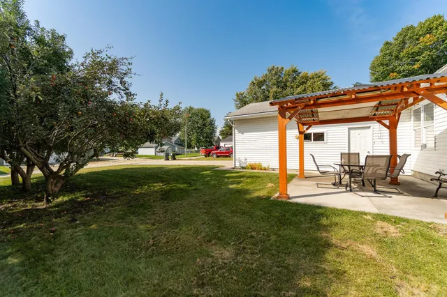 $242,900 | 113 Olive Street, West Concord, MN 55985