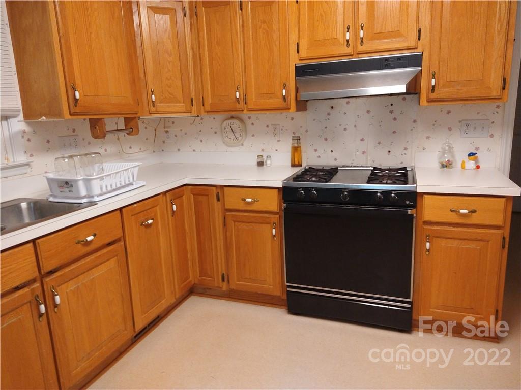 14824 Hooks Road Matthews, NC 28105 - Photo 8 of 45 Gallery Image 8