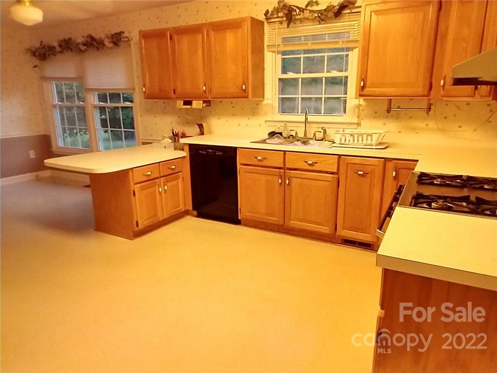 14824 Hooks Road Matthews, NC 28105 - Photo 9 of 45 Gallery Image 9