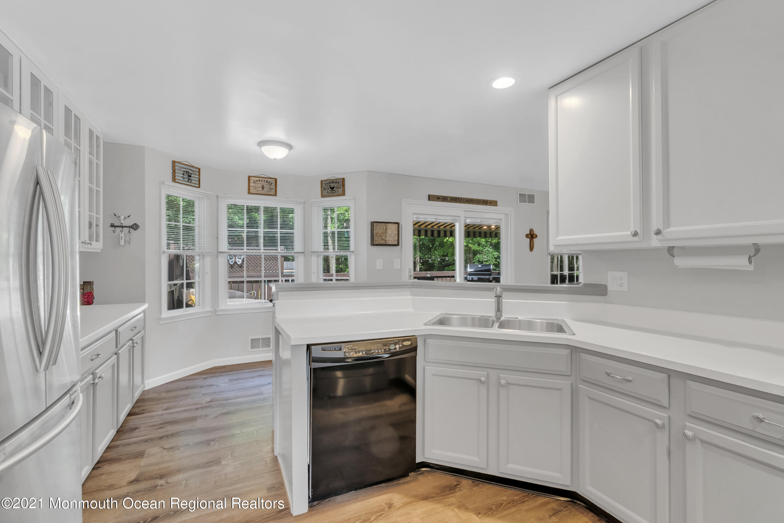 16 River Edge Drive Jackson, NJ 08527 - Photo 11 of 48 023_mjb01821