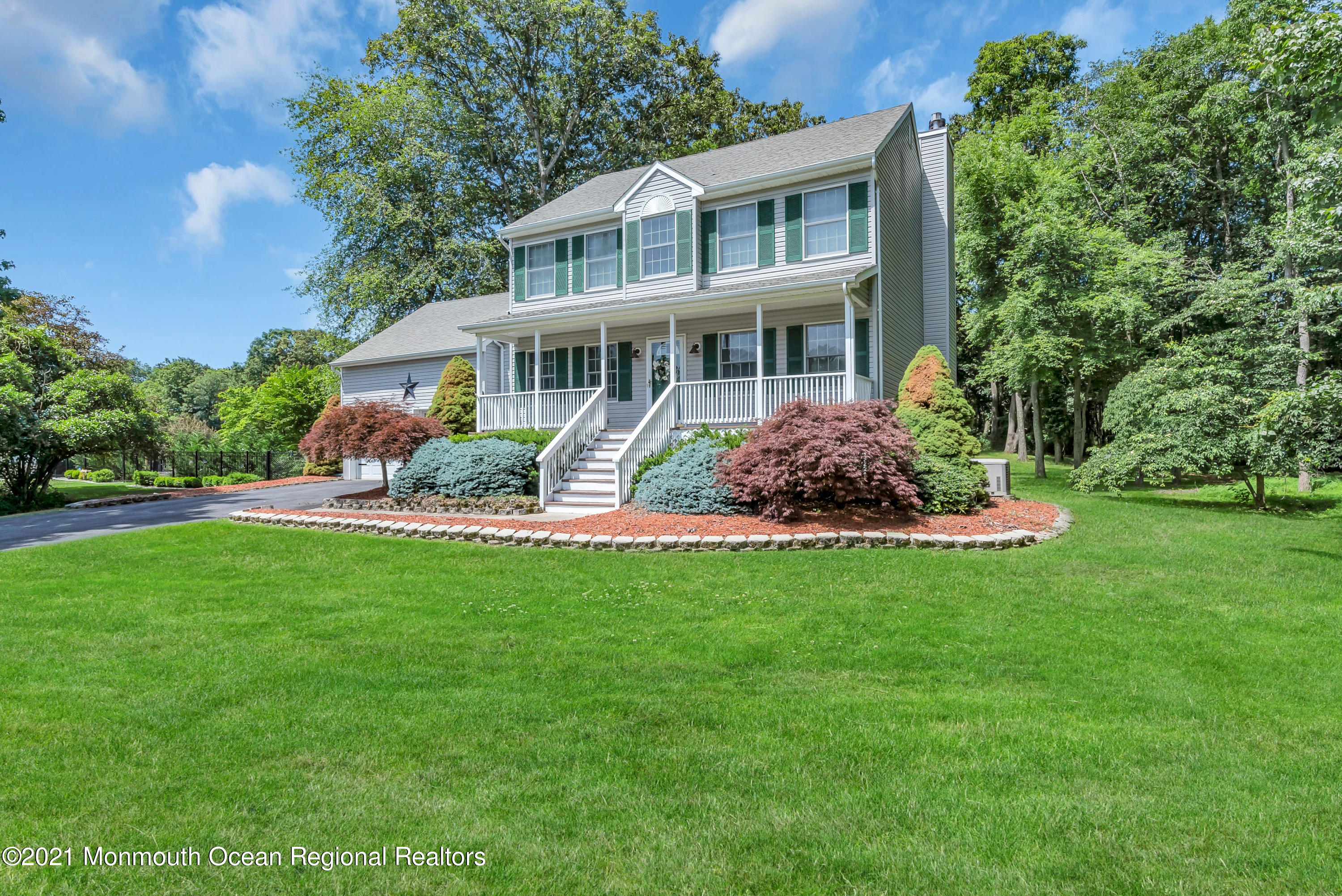 16 River Edge Drive Jackson, NJ 08527 - Photo 4 of 48 004_mjb01981_1