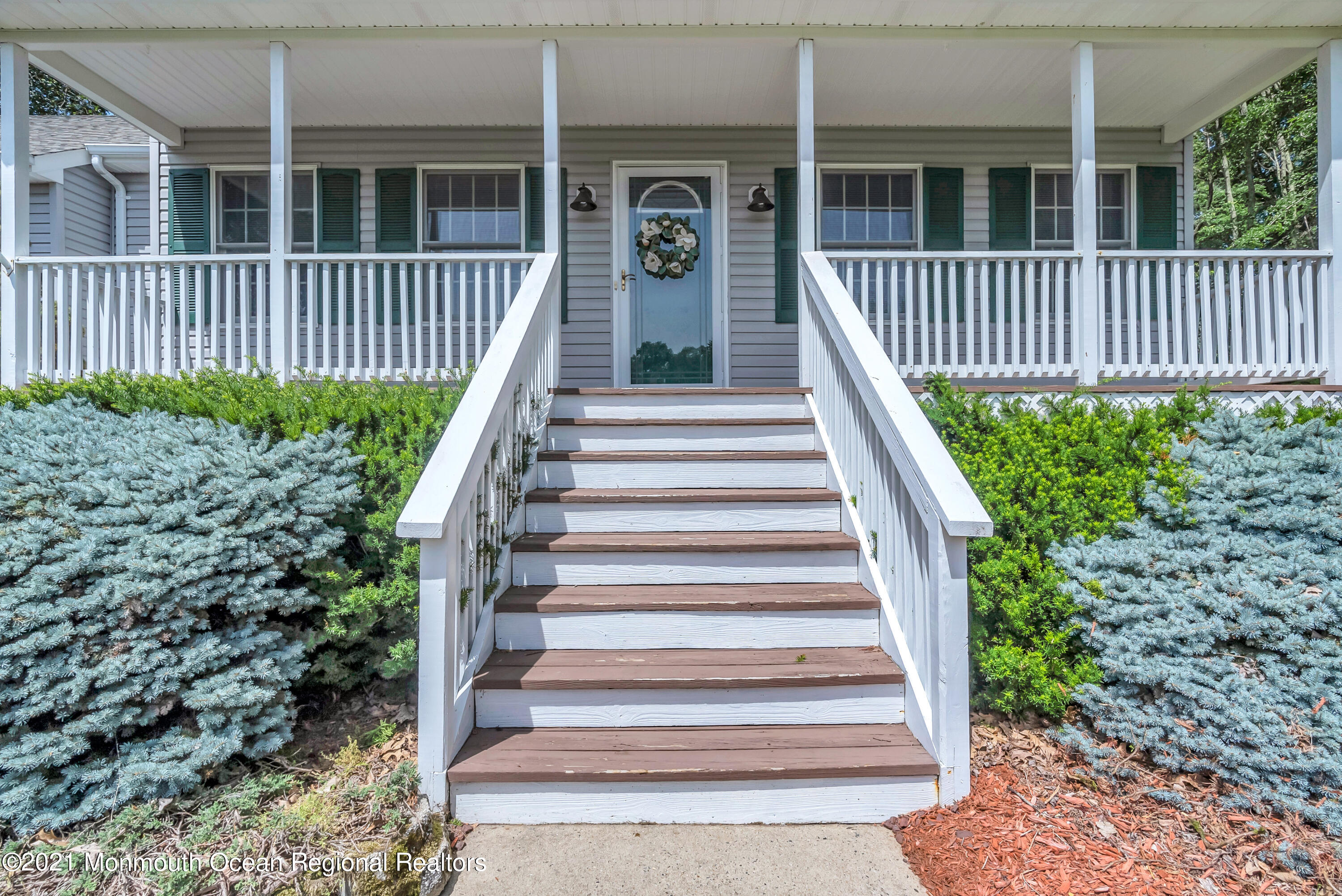 16 River Edge Drive Jackson, NJ 08527 - Photo 7 of 48 009_mjb01976