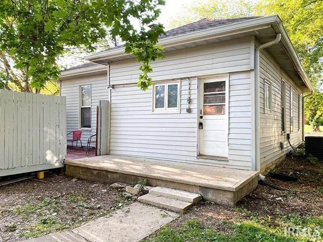 $2,100 | 500 East Cottage Grove Avenue, Bloomington, IN 47408