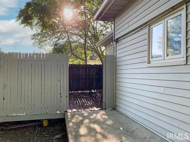 $2,100 | 500 East Cottage Grove Avenue, Bloomington, IN 47408