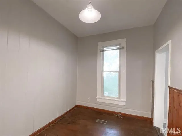 $2,100 | 500 East Cottage Grove Avenue, Bloomington, IN 47408