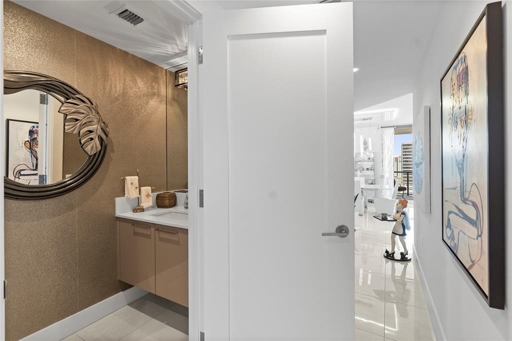 100 East Las Olas Boulevard, Unit 1901 Fort Lauderdale, FL 33301 - Photo 14 of 83 a bathroom with a bathtub and a shower