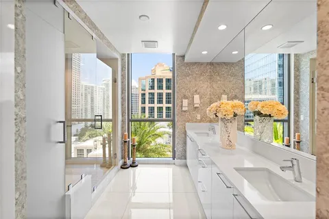 $1,595,000 | 100 East Las Olas Boulevard, Unit 1901, Fort Lauderdale, FL 33301