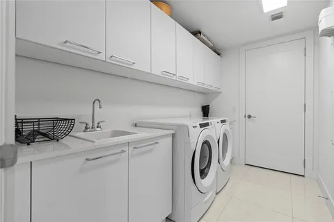 $1,595,000 | 100 East Las Olas Boulevard, Unit 1901, Fort Lauderdale, FL 33301