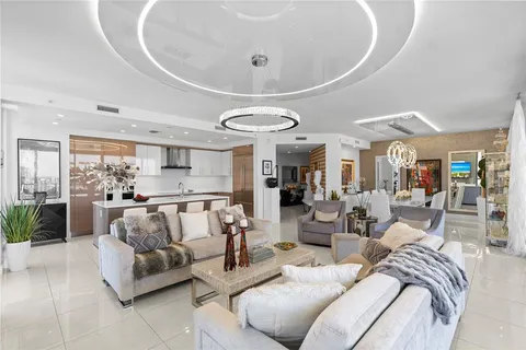 $1,595,000 | 100 East Las Olas Boulevard, Unit 1901, Fort Lauderdale, FL 33301