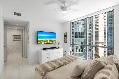 $1,595,000 | 100 East Las Olas Boulevard, Unit 1901, Fort Lauderdale, FL 33301