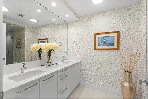 $1,595,000 | 100 East Las Olas Boulevard, Unit 1901, Fort Lauderdale, FL 33301