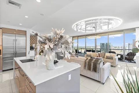 $1,595,000 | 100 East Las Olas Boulevard, Unit 1901, Fort Lauderdale, FL 33301