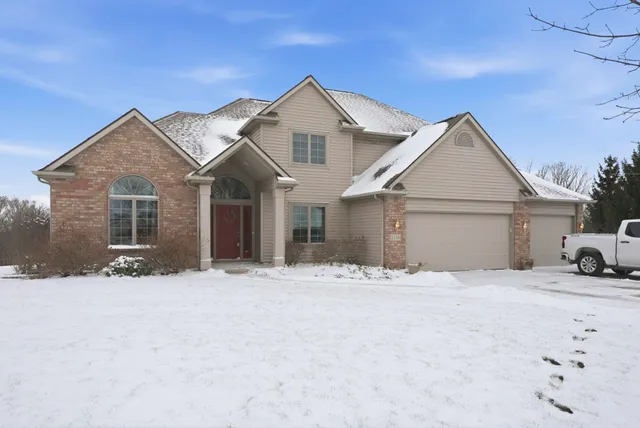$535,000 | 1116 Butler Place, Angola, IN 46703