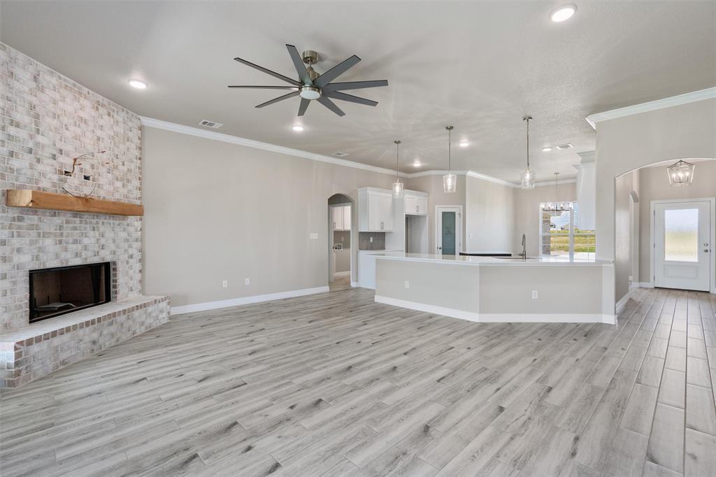 1341 Promised Land Road Hewitt, TX 76643 - Photo 15 of 29 Spacious interior