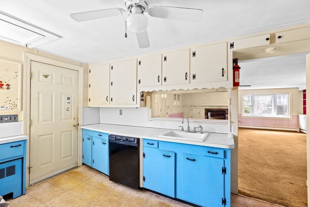 65 Pine Street Norwell, MA 02061 - Photo 5 of 35