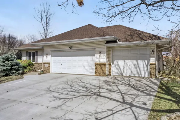$589,900 | 2334 Manuela Drive, Chaska, MN 55318