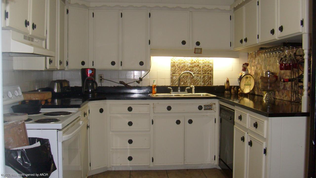 3712 West McCormick Road Amarillo, TX 79118 - Photo 8 of 14 Kitchen