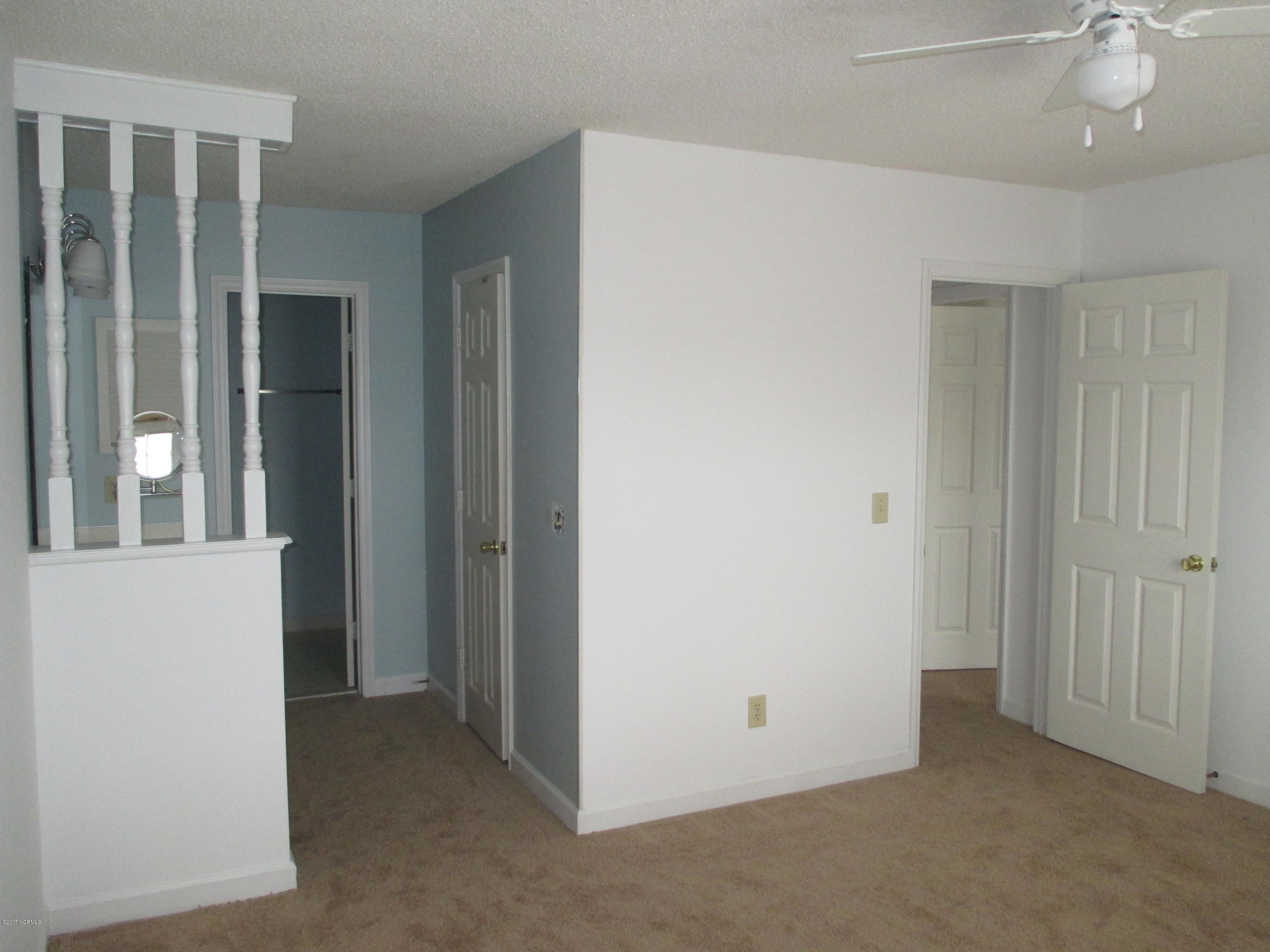 1920 Quail Ridge Road, Unit H Greenville, NC 27858 - Photo 23 of 28 Master Bath