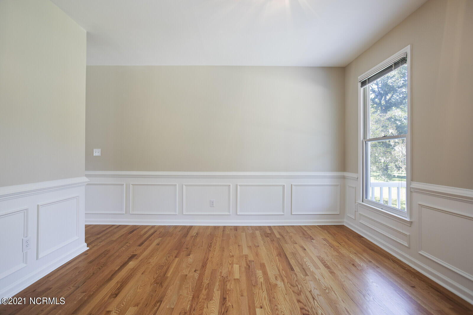 1228 Liberty Landing Road Southeast Winnabow, NC 28479 - Photo 26 of 94 Living Room