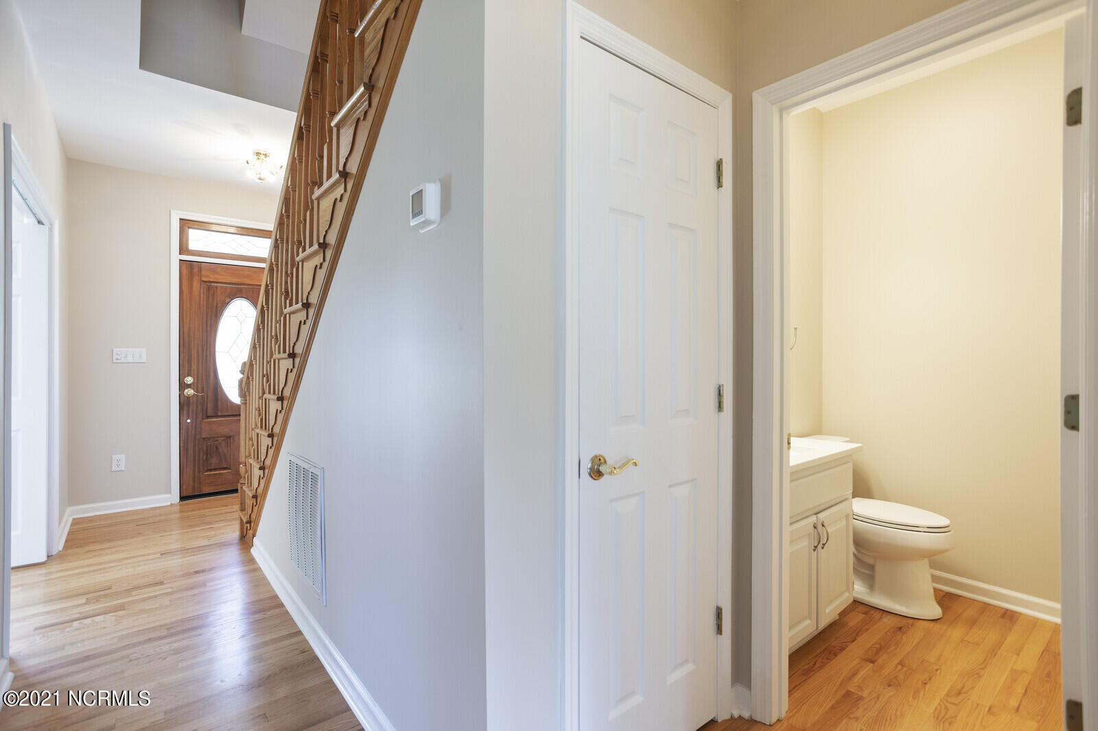 1228 Liberty Landing Road Southeast Winnabow, NC 28479 - Photo 9 of 94 Foyer and powder room