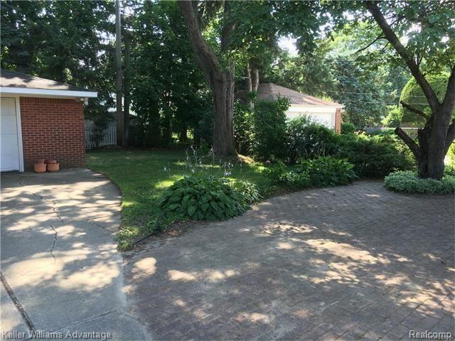 349 Ridgemont Road Grosse Pointe Farms, MI 48236 - Photo 32 of 33