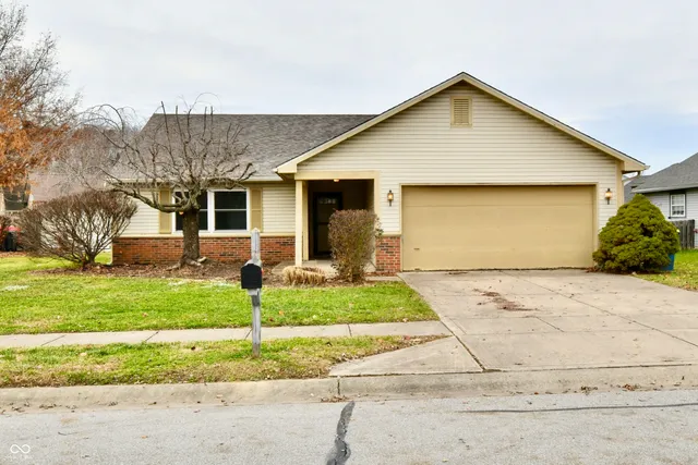 $235,000 | 106 Tracy Ridge Boulevard, Whiteland, IN 46184
