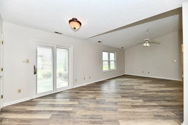 $235,000 | 106 Tracy Ridge Boulevard, Whiteland, IN 46184